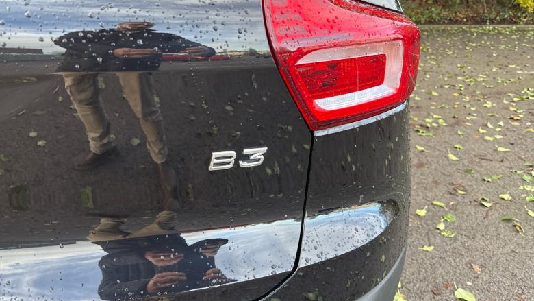 Volvo XC40 2.0 B3P Plus Dark 5dr Auto Petrol Estate